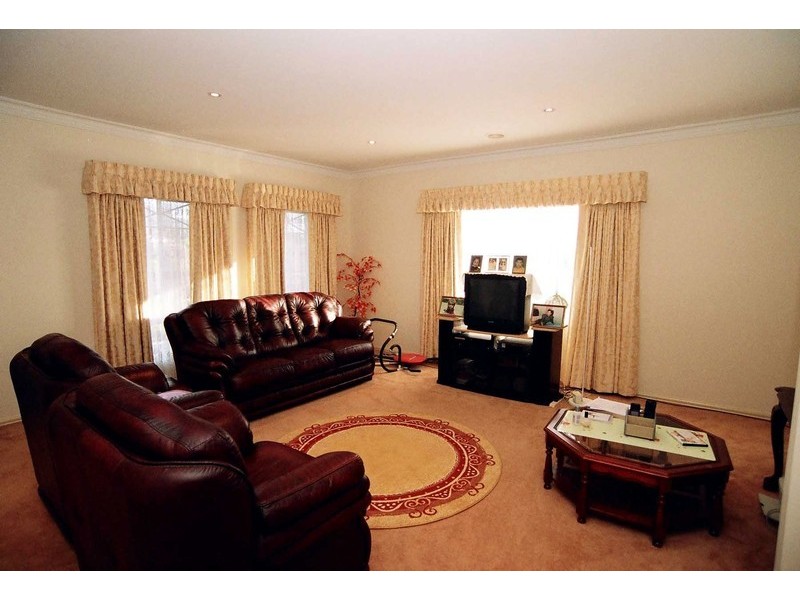 42 Windsor Drive, Lysterfield VIC 3156