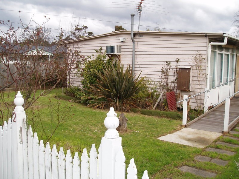 2 Glenfern Road, Ferntree Gully VIC 3156