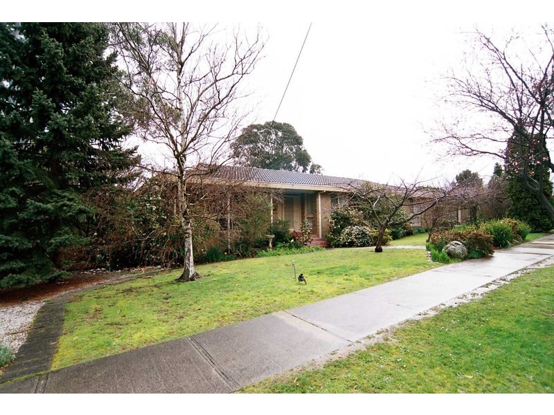 10 Colbury Road, Bayswater North VIC 3153