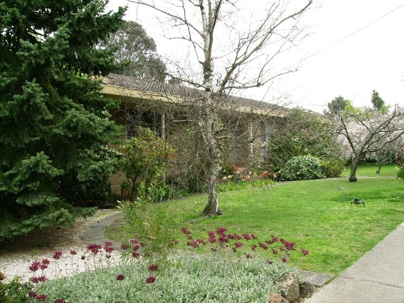 10 Colbury Road, Bayswater North VIC 3153