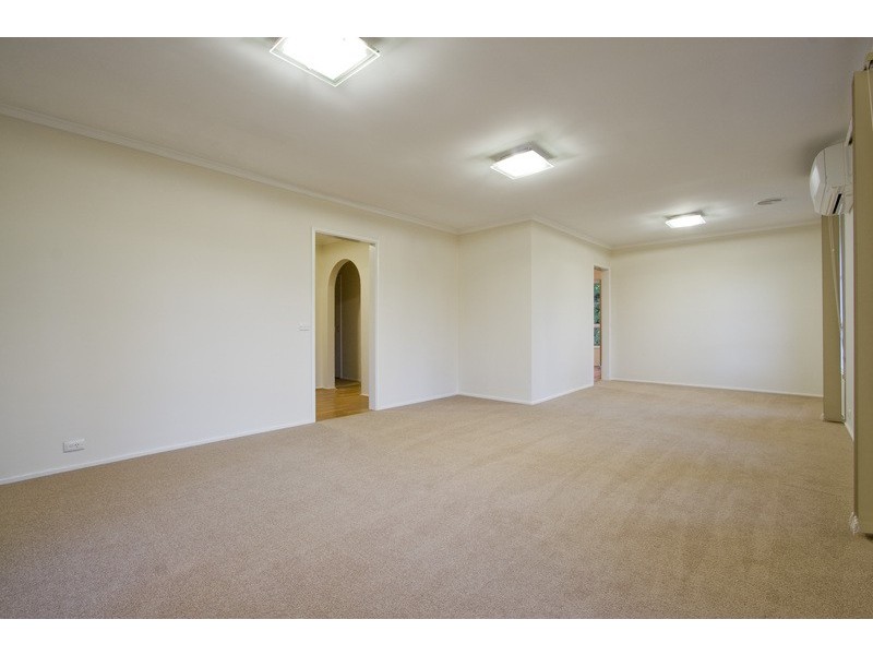 2 Thornley Close, Ferntree Gully VIC 3156