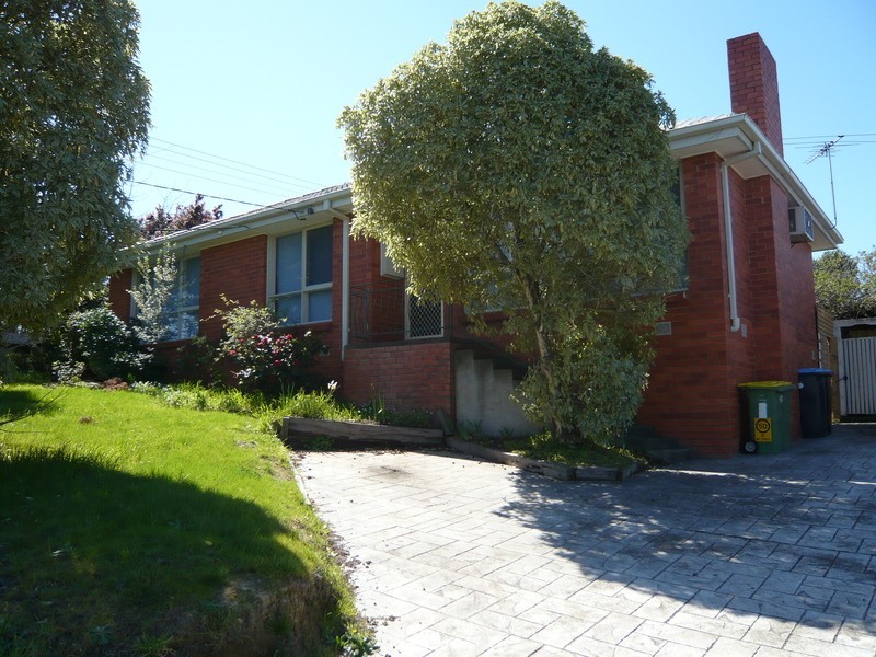 13 Mountain Gate Drive, Ferntree Gully VIC 3156