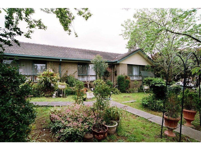 32 Johnson Drive, Ferntree Gully VIC 3156