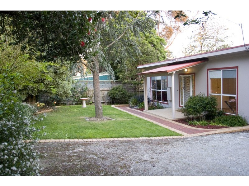 9 Hilltop Road, Upper Ferntree Gully VIC 3156