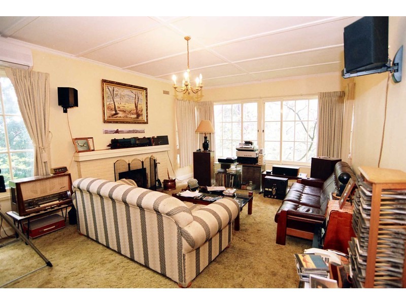 318 Forest Road, The Basin VIC 3154