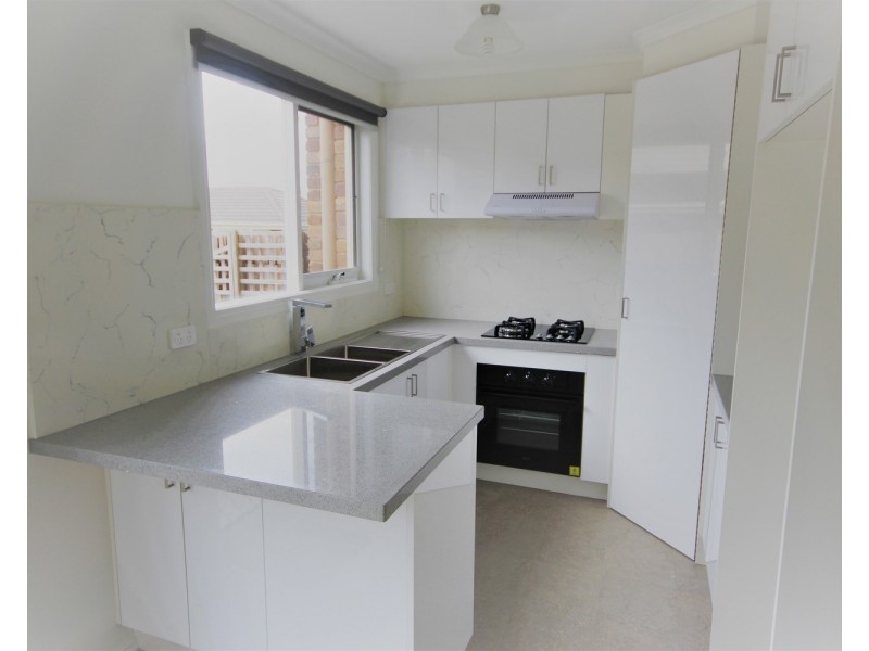 2/9 Highmoor Avenue, Bayswater VIC 3153