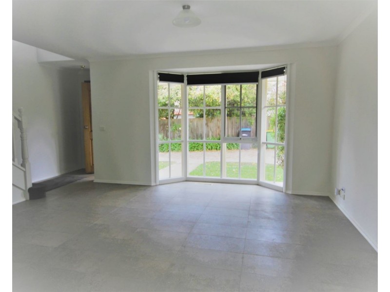 2/9 Highmoor Avenue, Bayswater VIC 3153