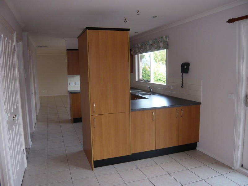 1A Rickards Avenue, Knoxfield VIC 3180
