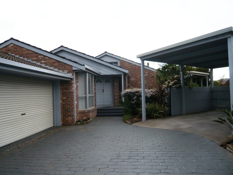 6 Surat Place, Rowville VIC 3178