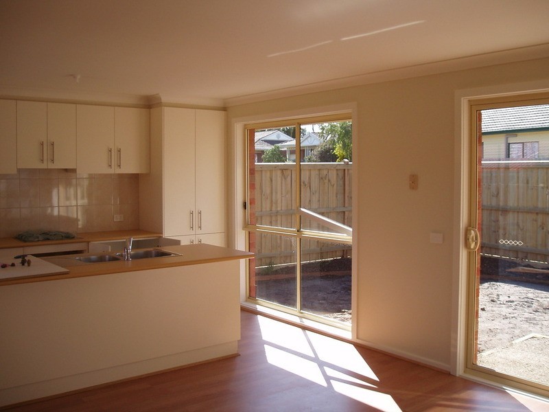 3/7 Wattletree (Corner Pinnacle Avenue) Road, Ferntree Gully VIC 3156