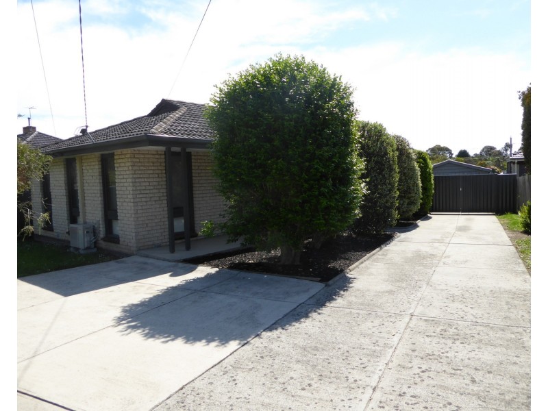 100 Adele Avenue, Ferntree Gully VIC 3156