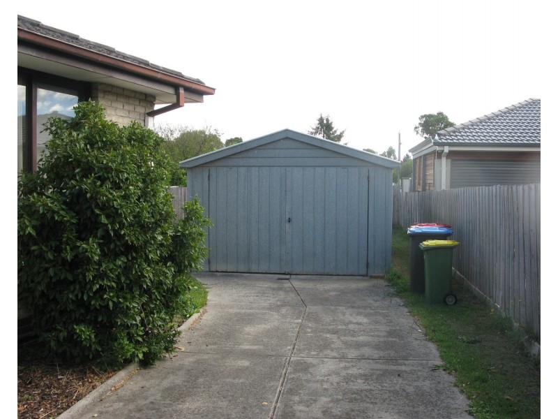 100 Adele Avenue, Ferntree Gully VIC 3156