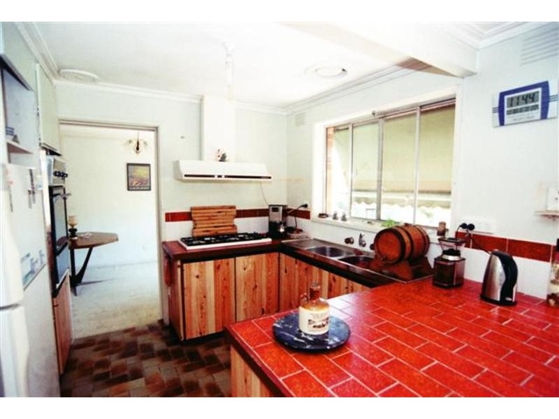 16 Grayson Drive, Scoresby VIC 3179