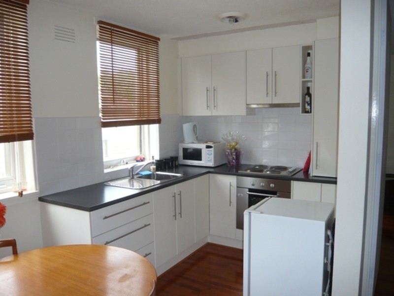 8/40 Ormond Road, Elwood VIC 3184