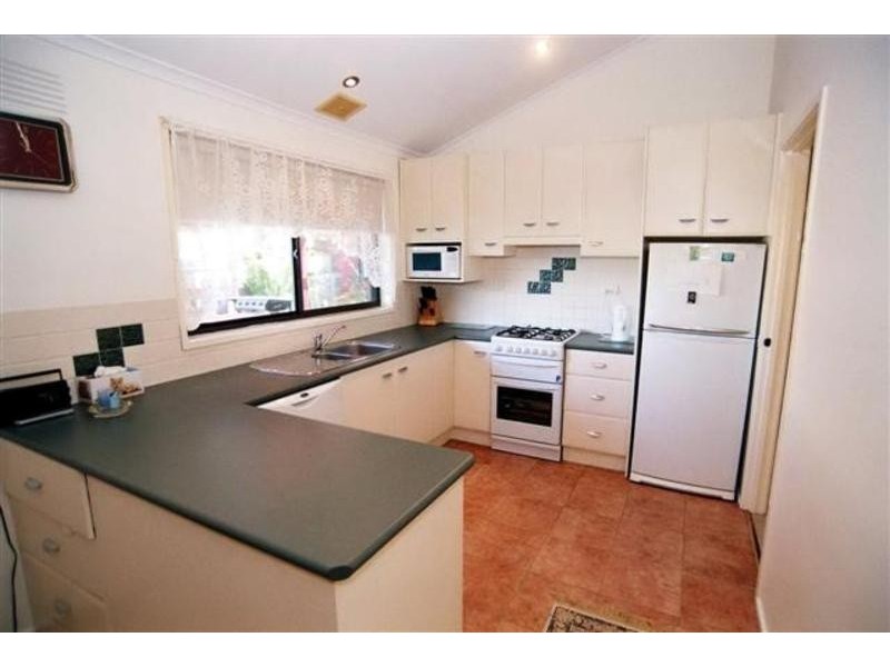 2/7 Eytan Street, Ferntree Gully VIC 3156