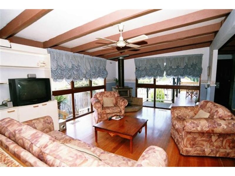 63 Begonia Avenue, Bayswater VIC 3153