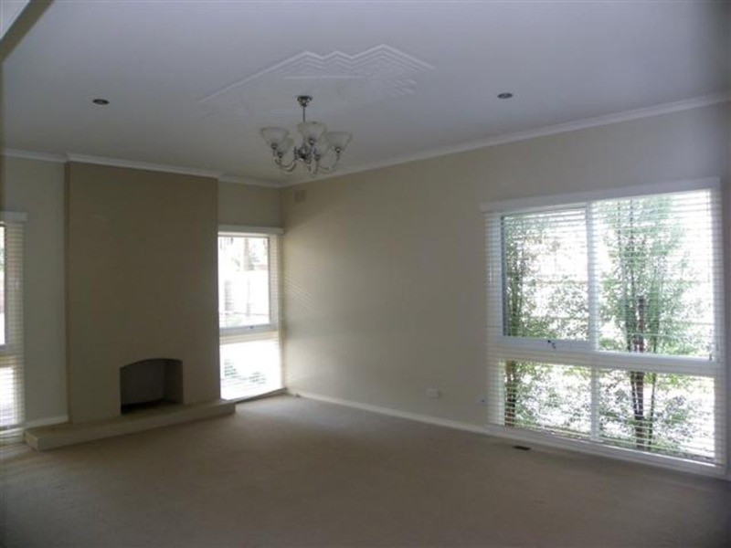 1 Renown Street, Ferntree Gully VIC 3156