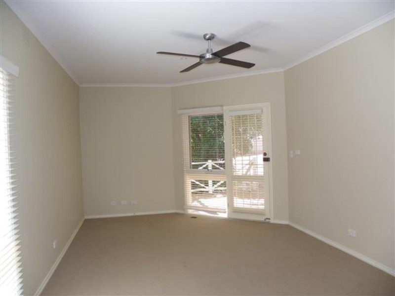 1 Renown Street, Ferntree Gully VIC 3156