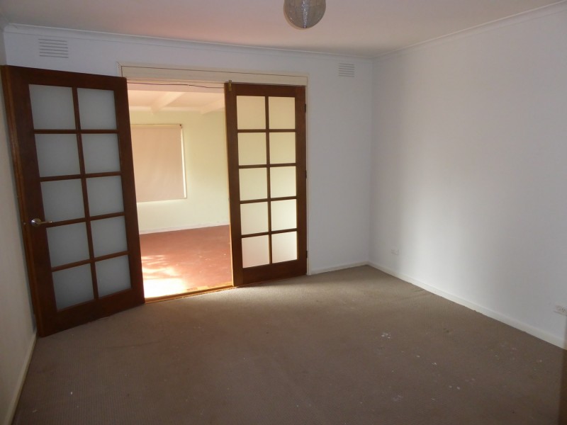 16 Grayson Drive, Scoresby VIC 3179