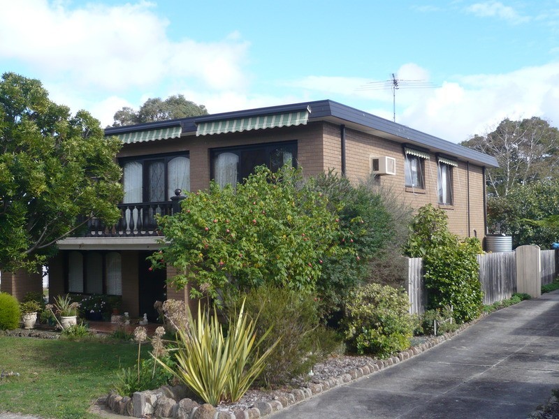 51 Watsons Road, Glen Waverley VIC 3150