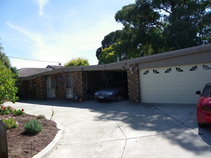 5 Elmstead Court, Ferntree Gully VIC 3156