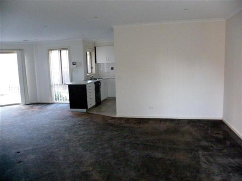 3/10 Ross Street, Ferntree Gully VIC 3156