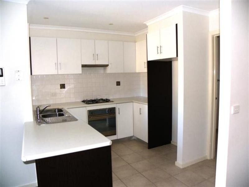 3/10 Ross Street, Ferntree Gully VIC 3156