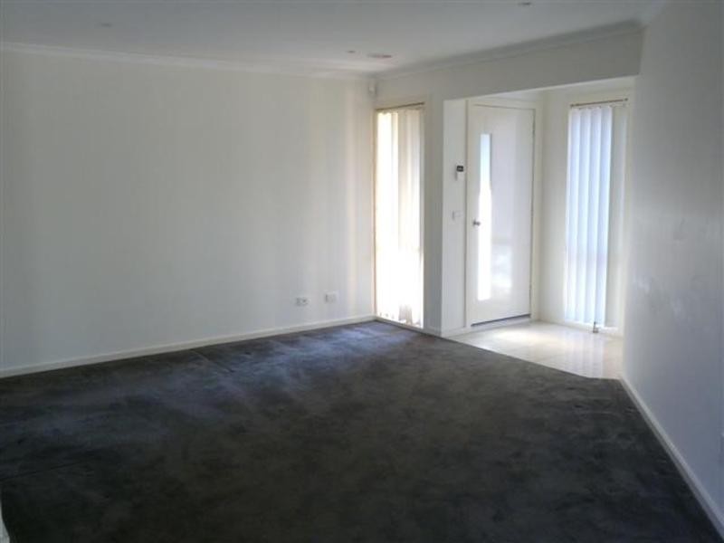 3/10 Ross Street, Ferntree Gully VIC 3156