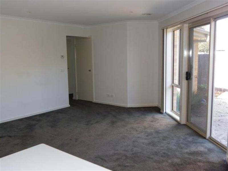 3/10 Ross Street, Ferntree Gully VIC 3156