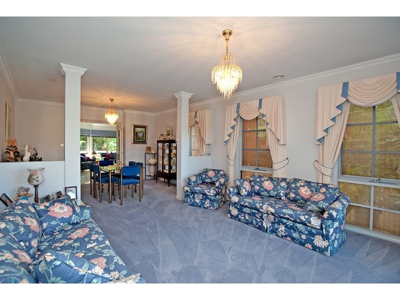 2 Parkhaven Way, Knoxfield VIC 3180