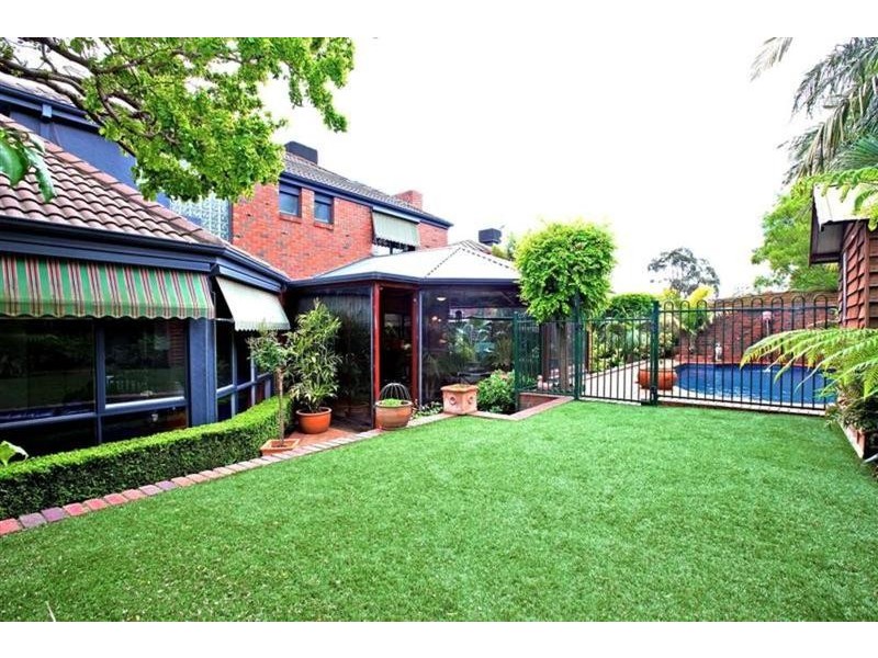 2 Parkhaven Way, Knoxfield VIC 3180