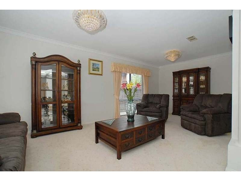 5 Albatross Drive, Rowville VIC 3178