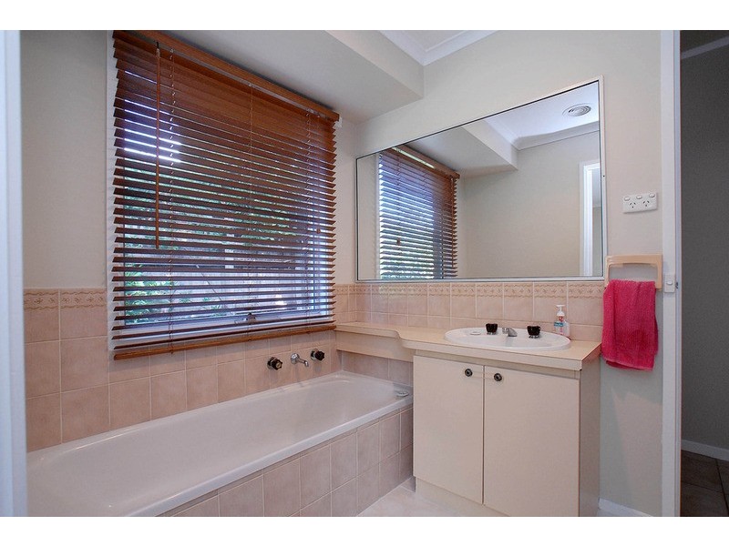 5 Homewood Close, Ferntree Gully VIC 3156