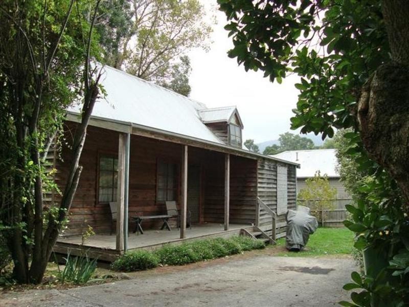 28 Francis Crescent, Ferntree Gully VIC 3156