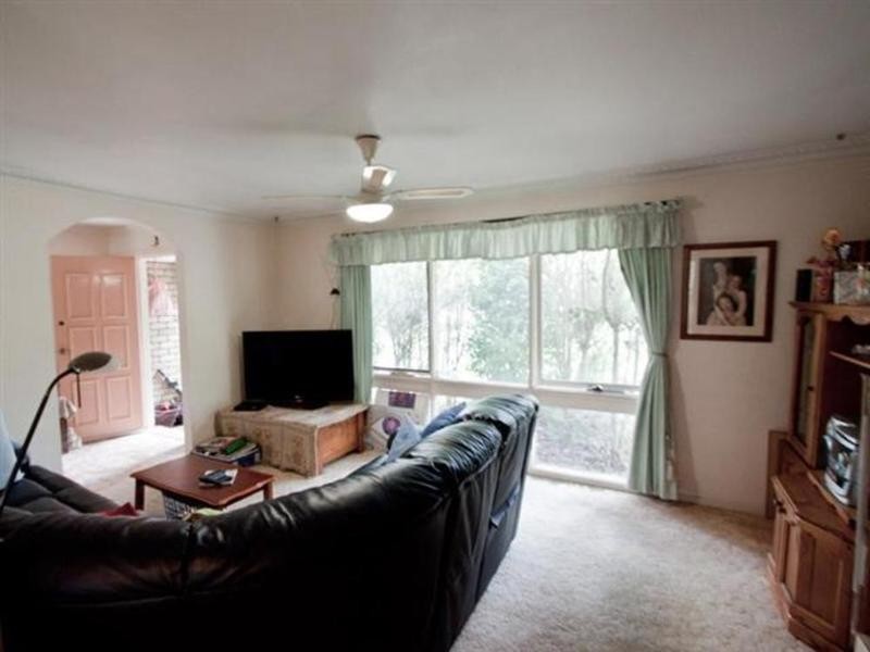 22 Orna (Enter Via Burke Road) Street, Ferntree Gully VIC 3156