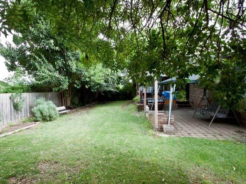 22 Orna (Enter Via Burke Road) Street, Ferntree Gully VIC 3156