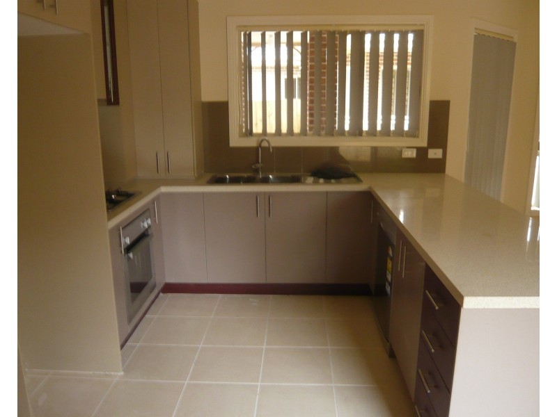 2/4 Wilson Street, Ferntree Gully VIC 3156