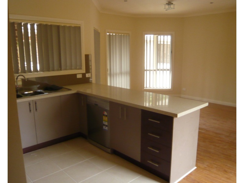 2/4 Wilson Street, Ferntree Gully VIC 3156