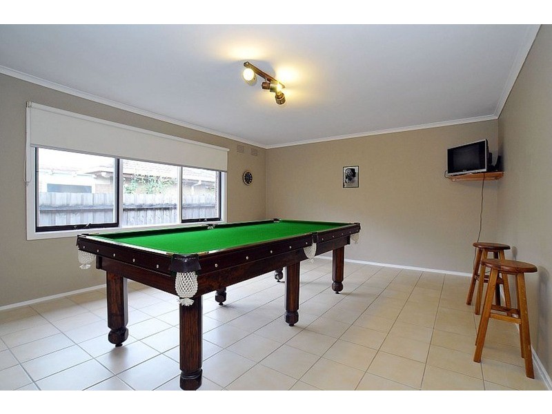 27 Cambden Park Parade, Ferntree Gully VIC 3156