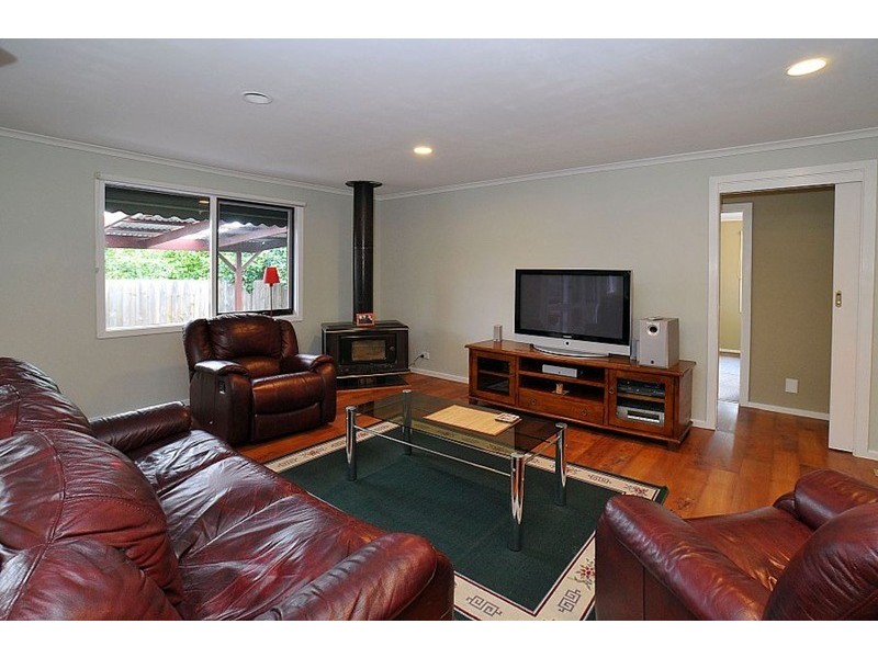 27 Cambden Park Parade, Ferntree Gully VIC 3156