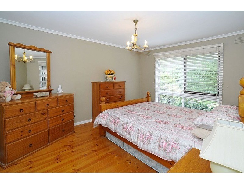 27 Cambden Park Parade, Ferntree Gully VIC 3156