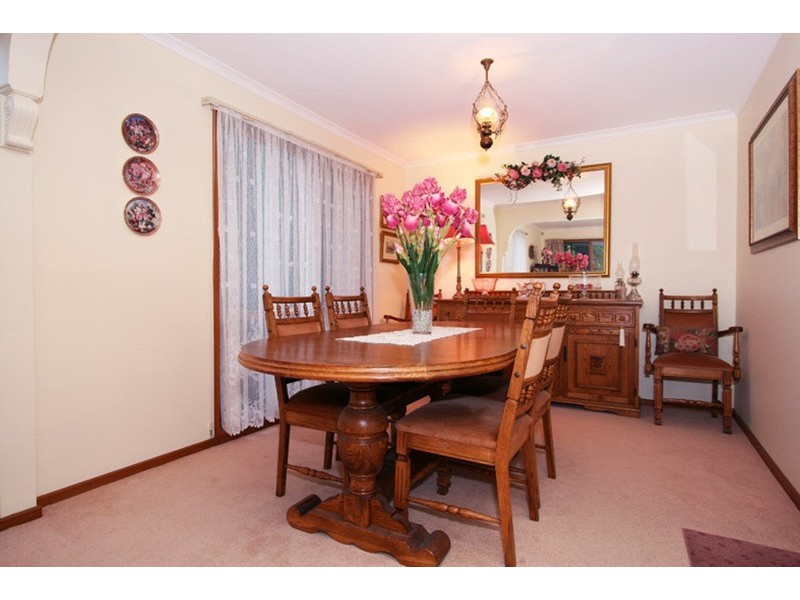 15 Mistletoe Close, Knoxfield VIC 3180