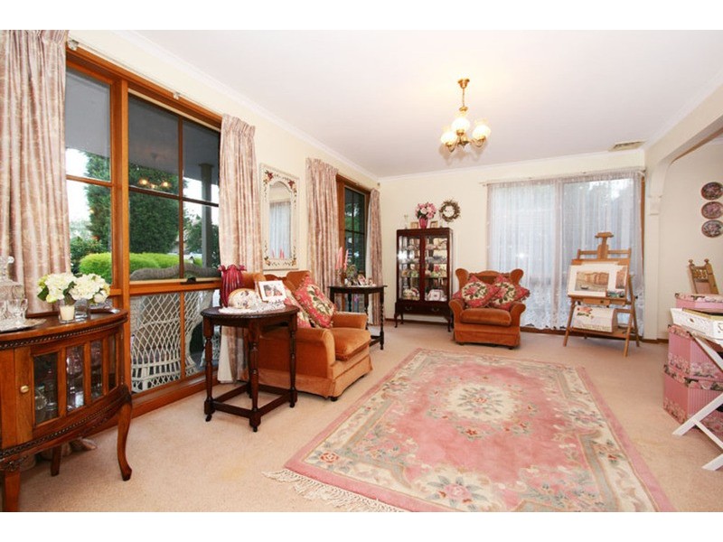15 Mistletoe Close, Knoxfield VIC 3180
