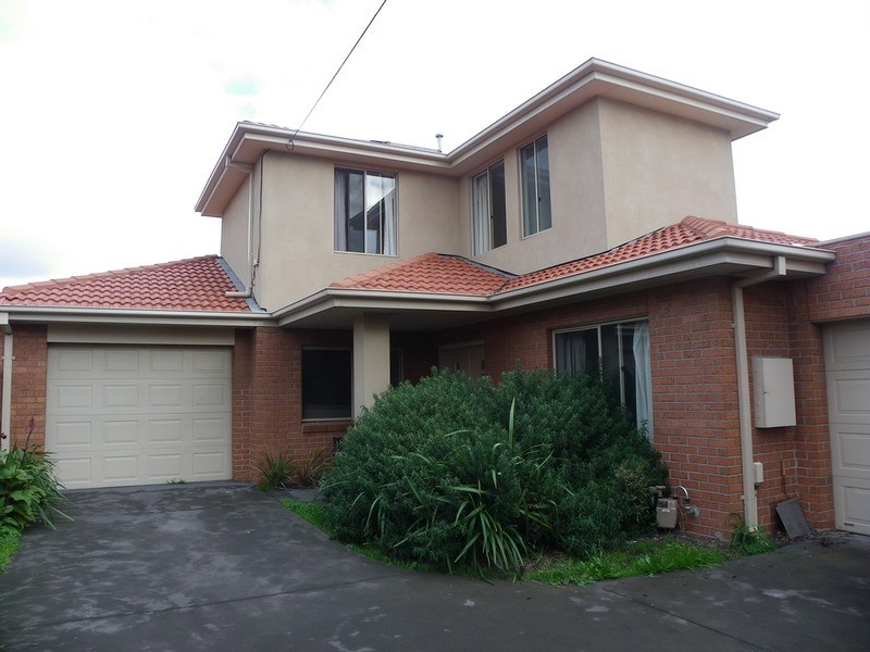 2/10 Mill Road, Oakleigh VIC 3166