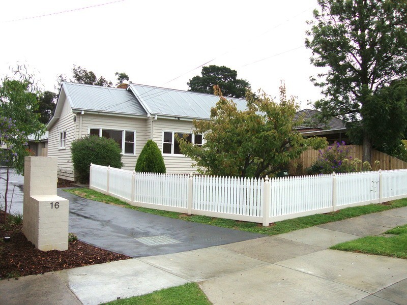 1/16 Woodvale Road, Boronia VIC 3155