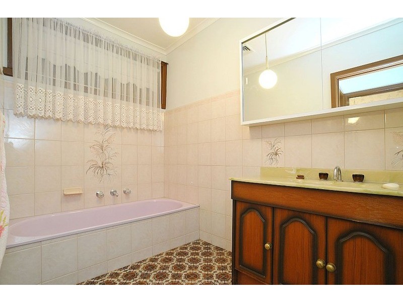 1/99 Glenfern Road, Ferntree Gully VIC 3156