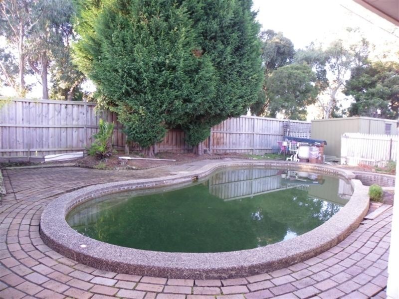 11 Chartwell Drive, Wantirna VIC 3152