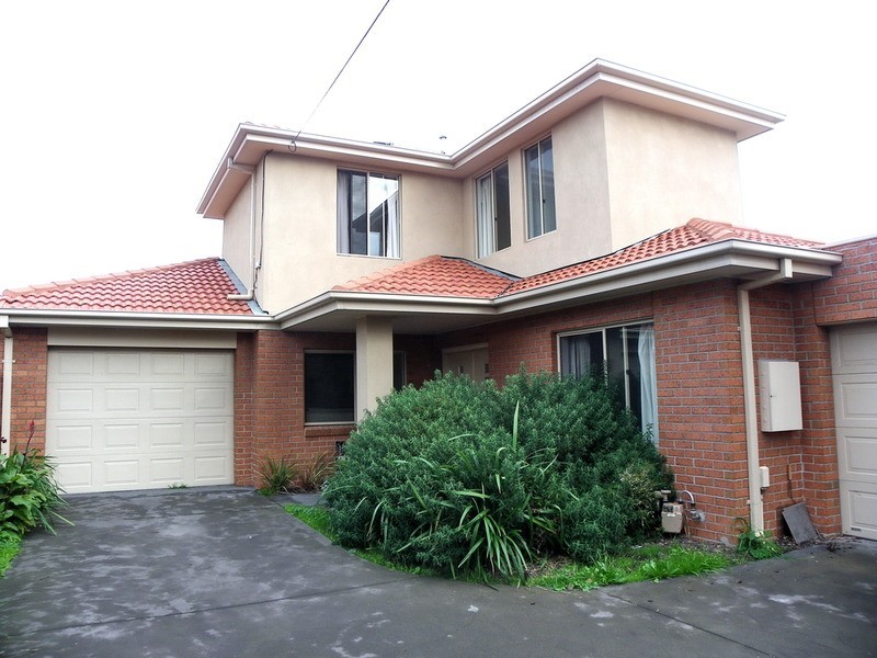 2/10 Mill Road, Oakleigh VIC 3166