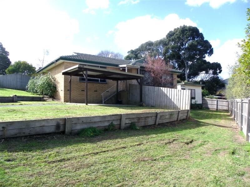 16 Westley Street, Ferntree Gully VIC 3156