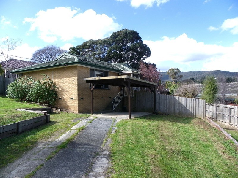 16 Westley Street, Ferntree Gully VIC 3156
